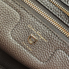 画像をギャラリービューアに読み込む, Ferrgamo&lt;br &gt;エイミー
