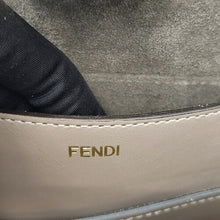 画像をギャラリービューアに読み込む, FENDI<br >ピーカブー ソフト ミディアム
