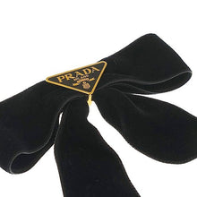 画像をギャラリービューアに読み込む, PRADA&lt;br &gt;ベルベット ヘアクリップ
